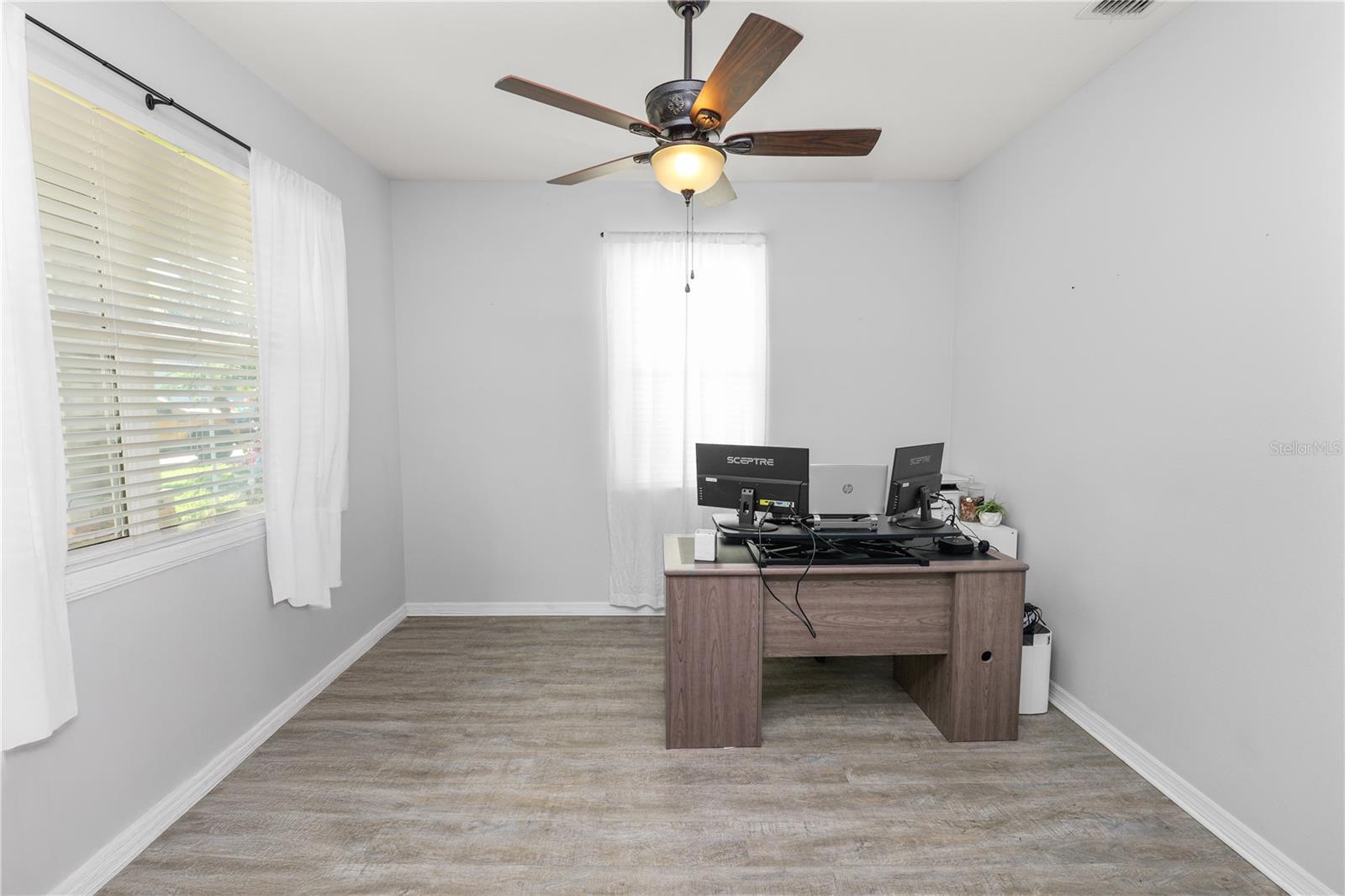 Image 35 of 49 For 7226 Cedarcrest Boulevard