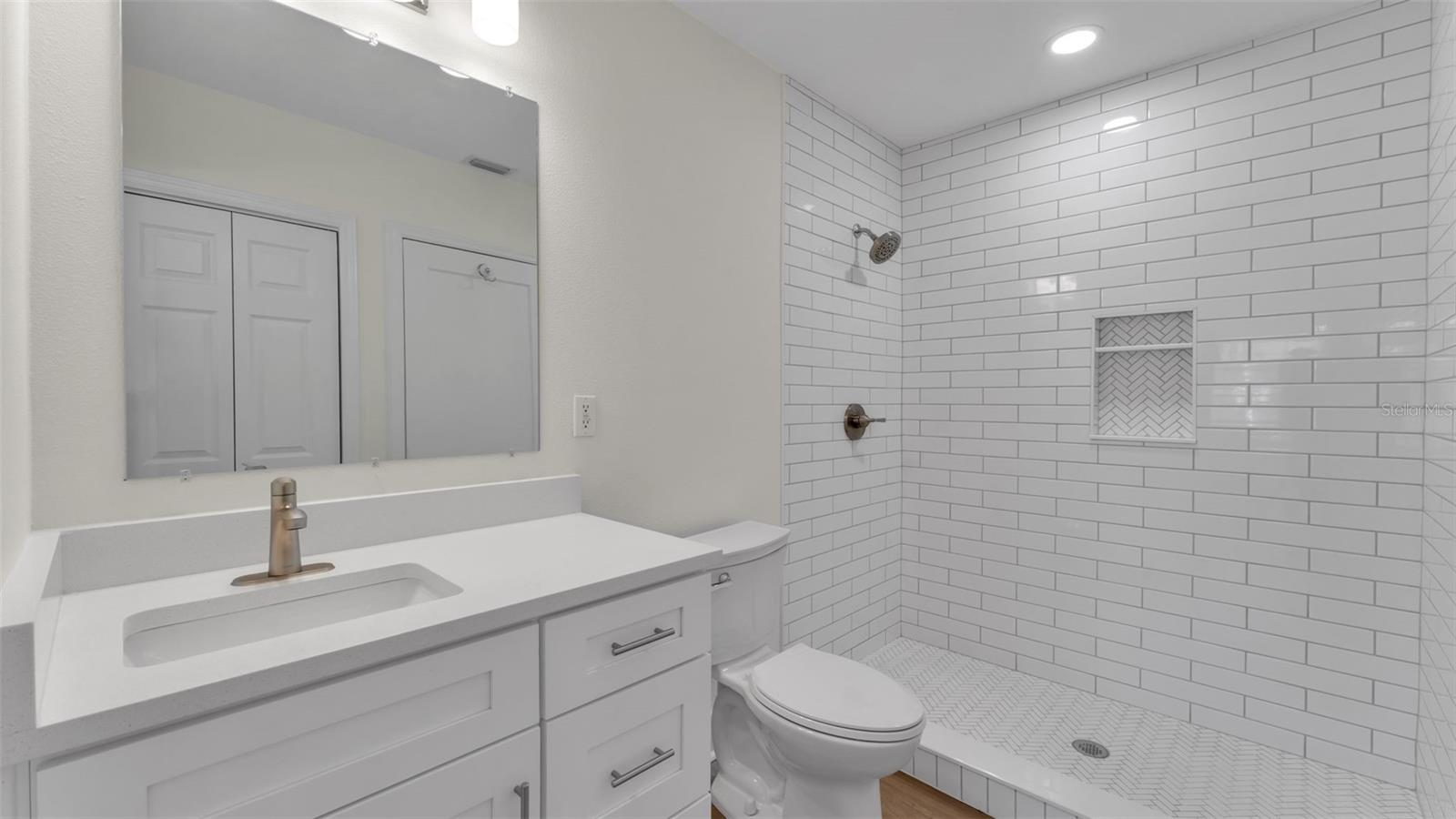 Image 11 of 29 For 208 Poinsettia Street