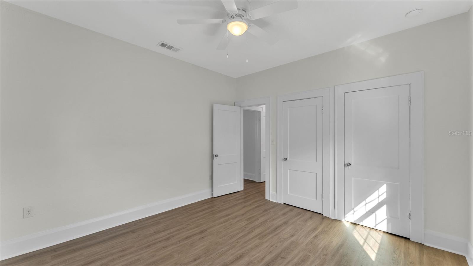 Image 16 of 29 For 208 Poinsettia Street