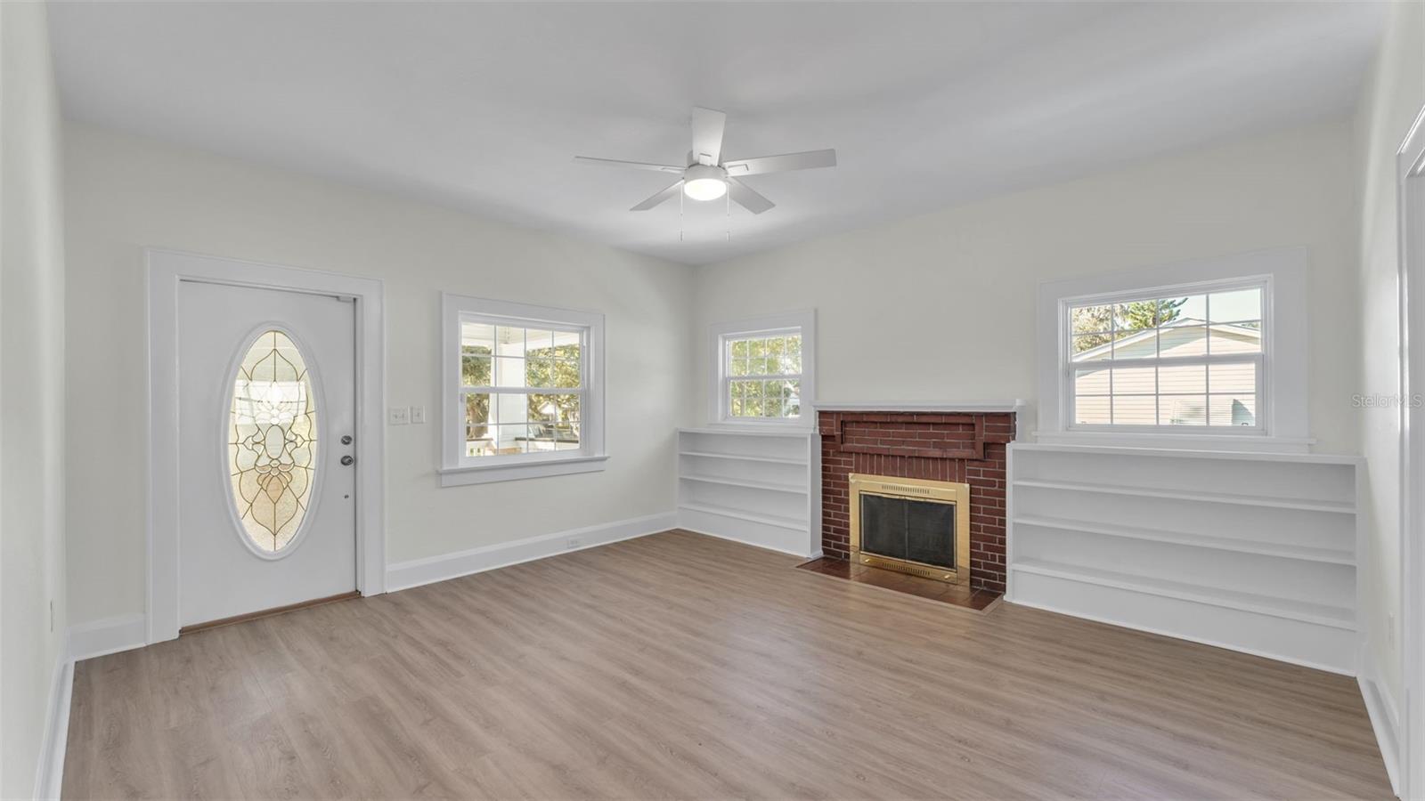 Image 2 of 29 For 208 Poinsettia Street