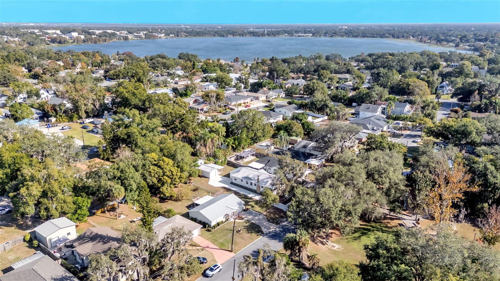 Image 29 of 29 For 208 Poinsettia Street