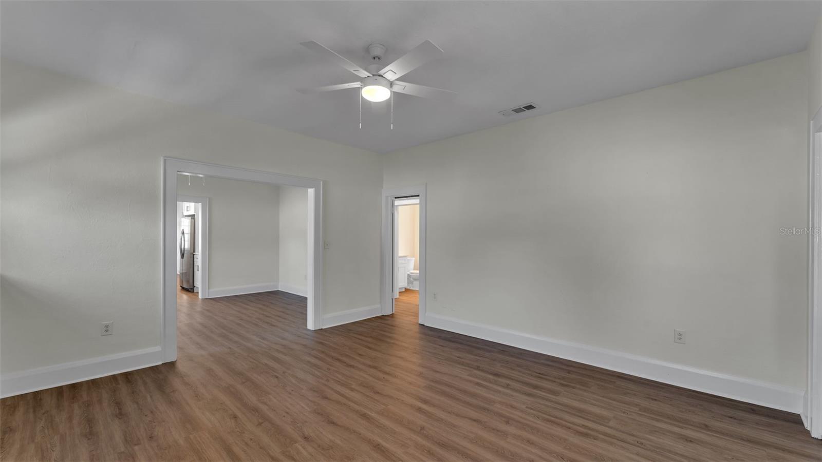 Image 3 of 29 For 208 Poinsettia Street