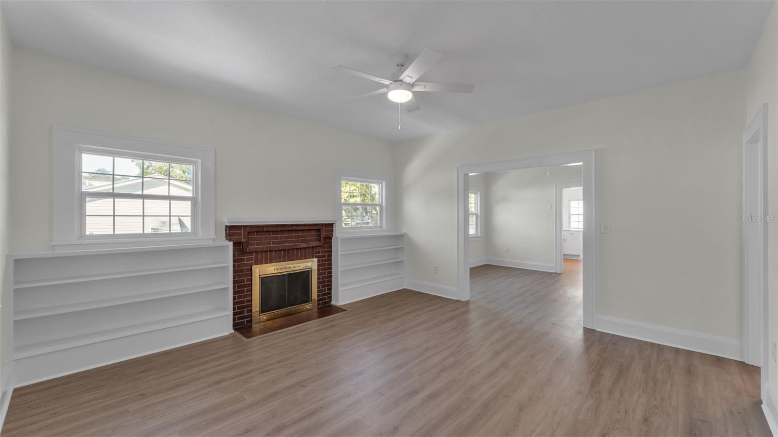 Image 4 of 29 For 208 Poinsettia Street