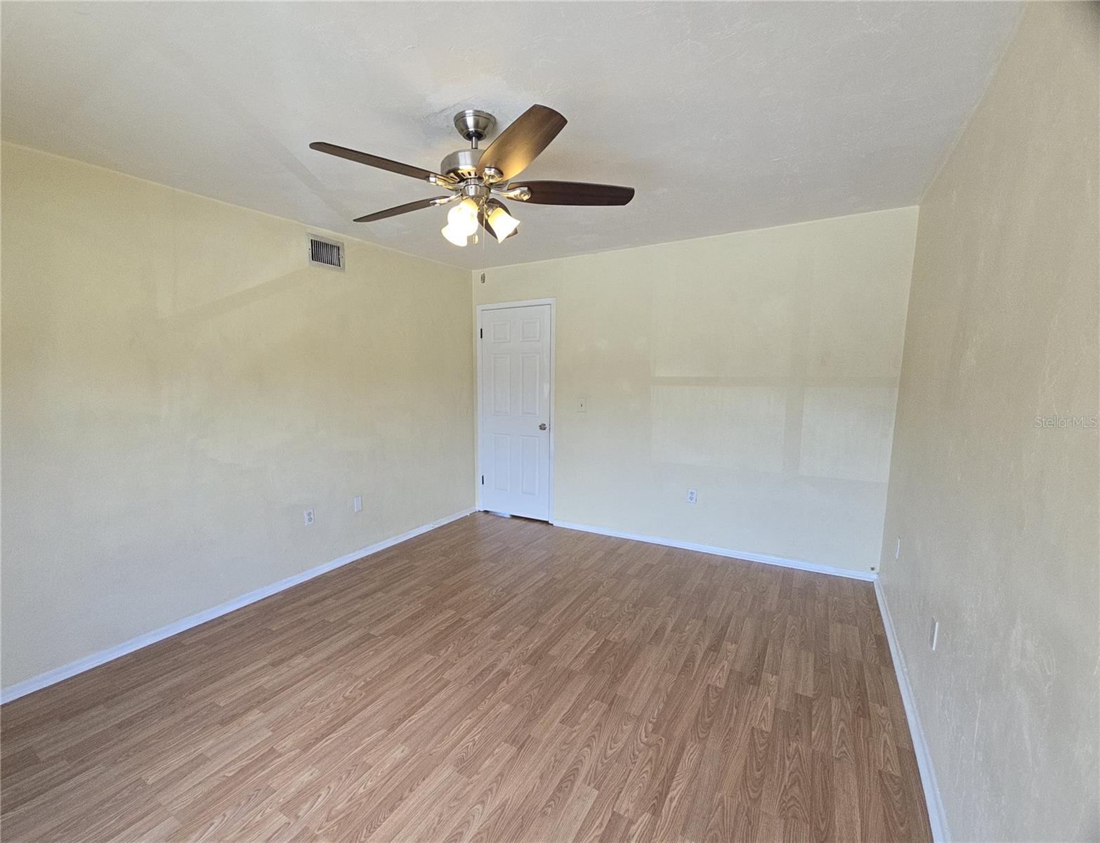 Image 14 of 44 For 1836 Crystal Lake Drive