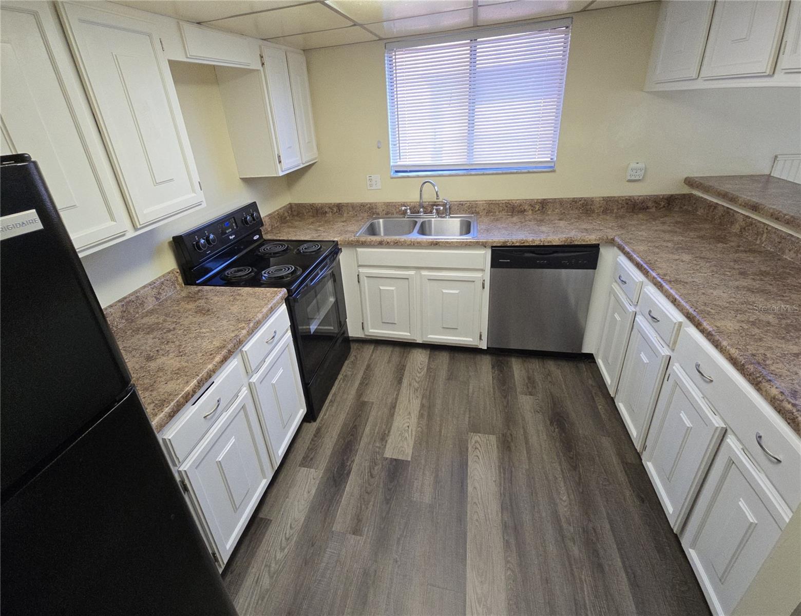 Image 4 of 44 For 1836 Crystal Lake Drive