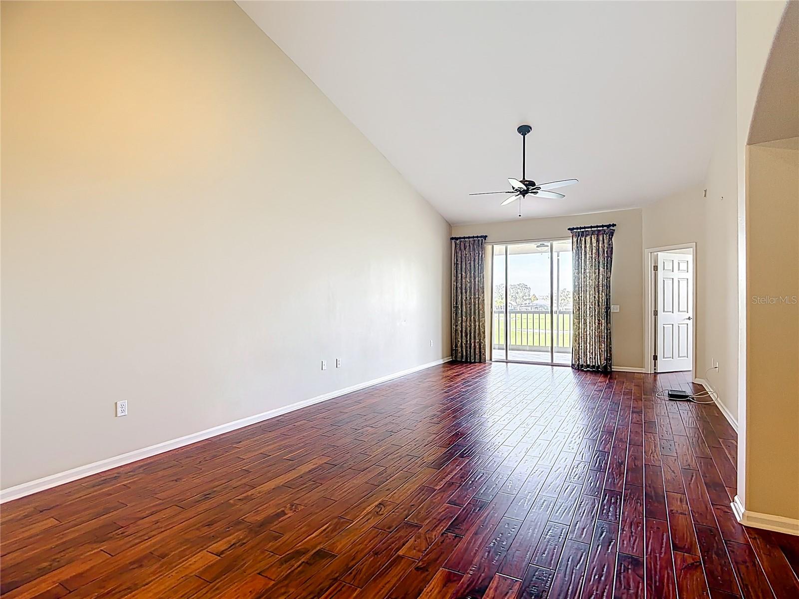 Image 17 of 58 For 457 Enclave Place 457