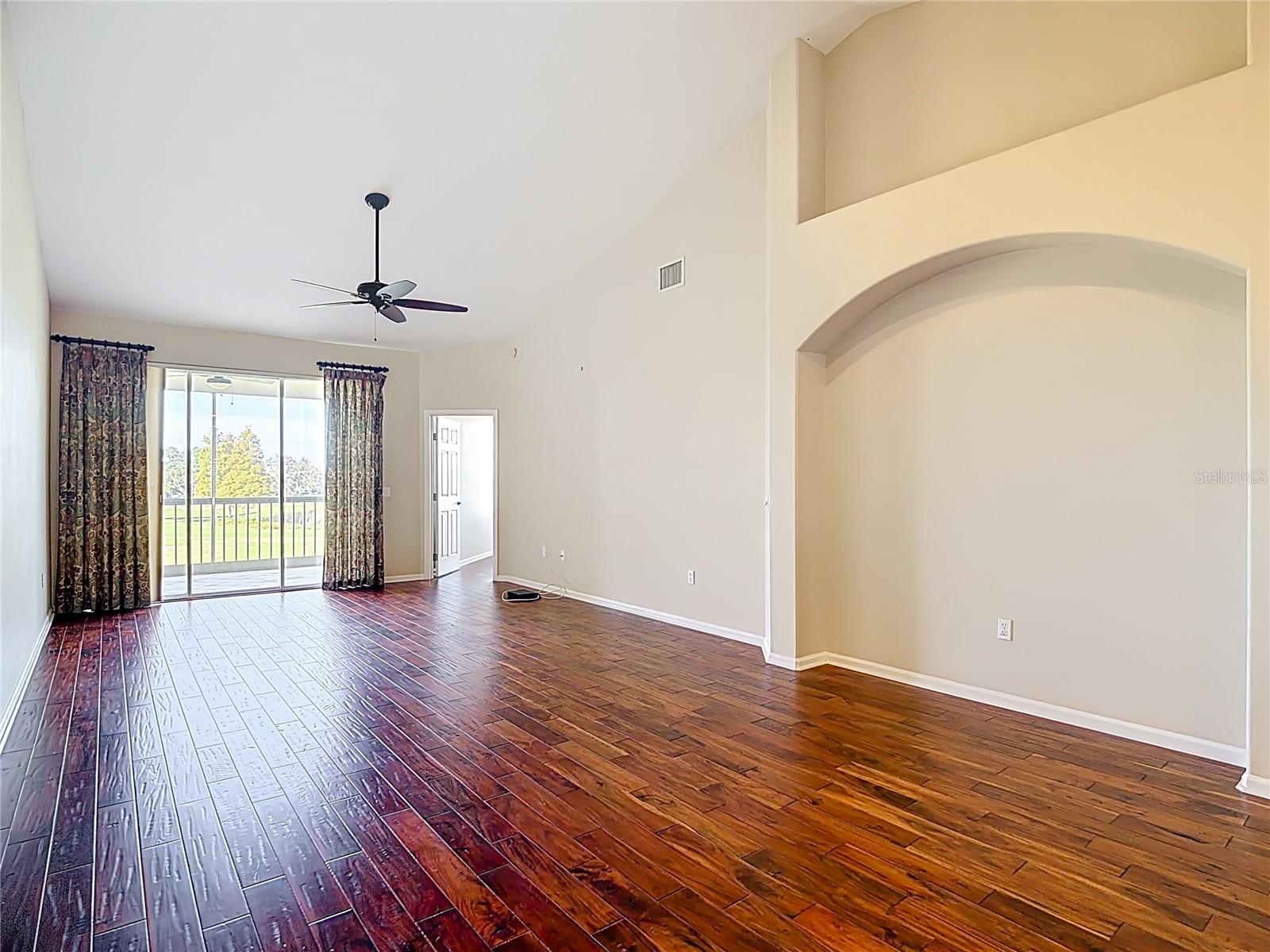 Image 18 of 58 For 457 Enclave Place 457