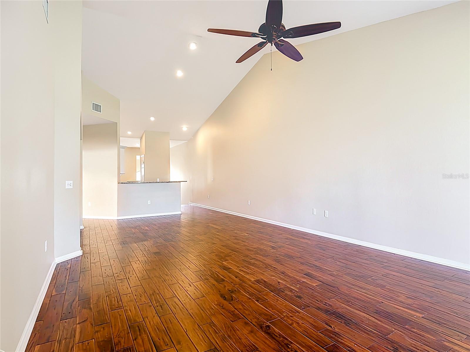 Image 20 of 58 For 457 Enclave Place 457