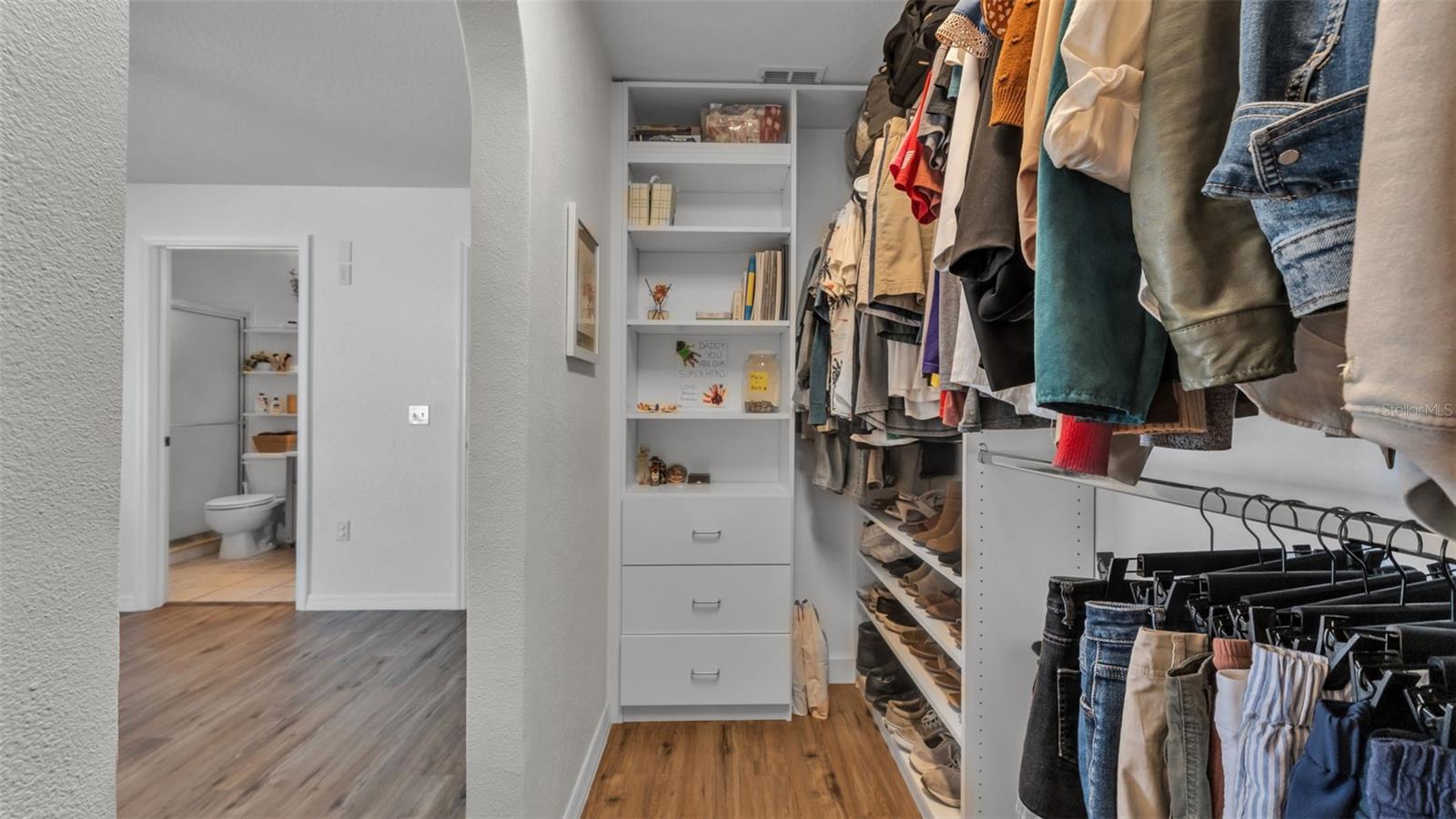 Image 10 of 29 For 702 Lemon Avenue