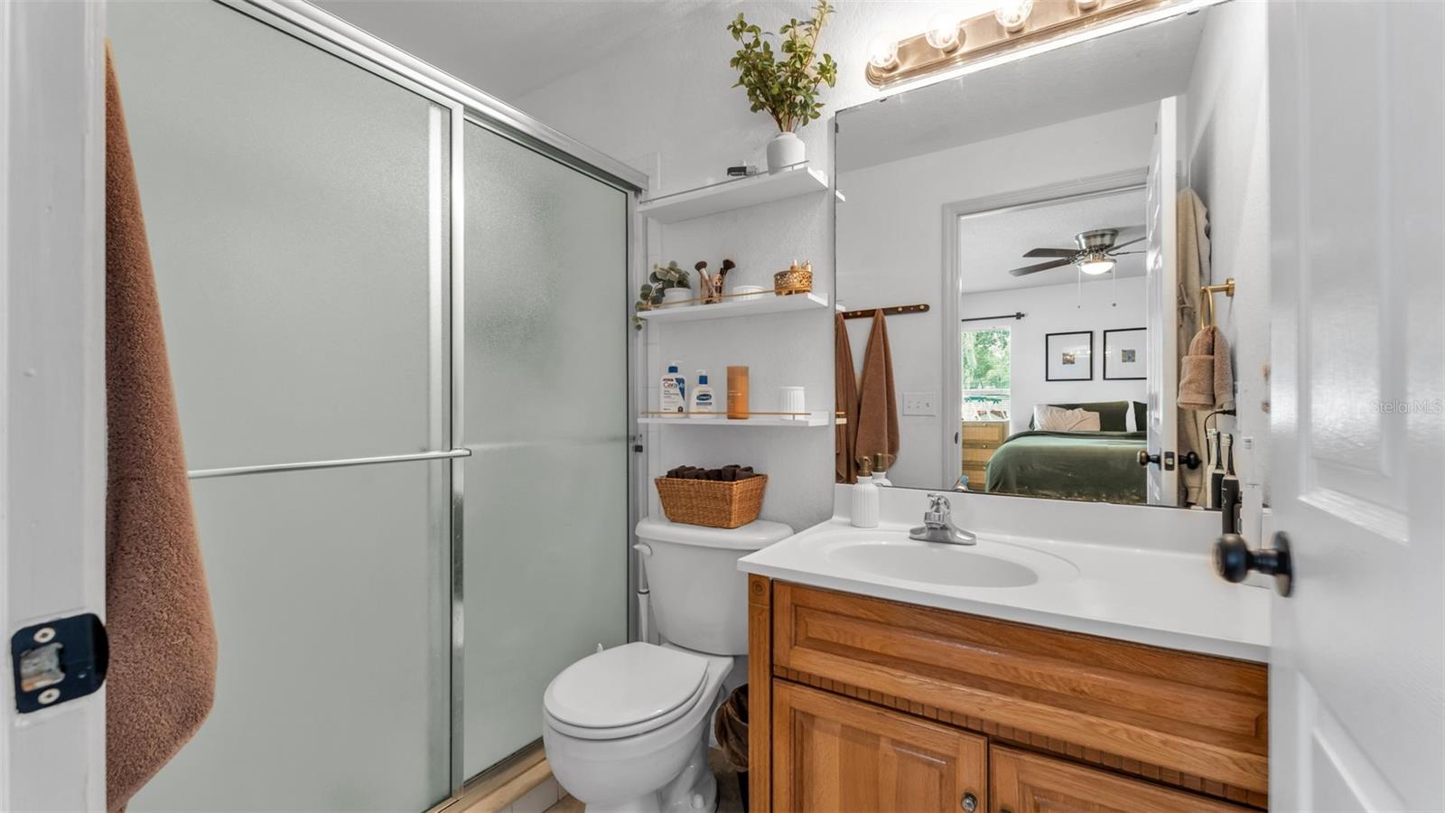 Image 11 of 29 For 702 Lemon Avenue