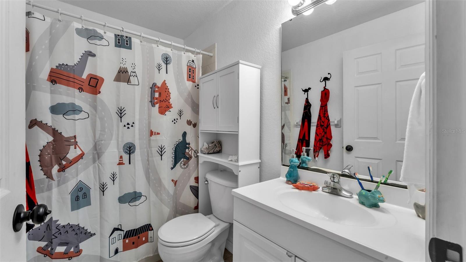 Image 16 of 29 For 702 Lemon Avenue