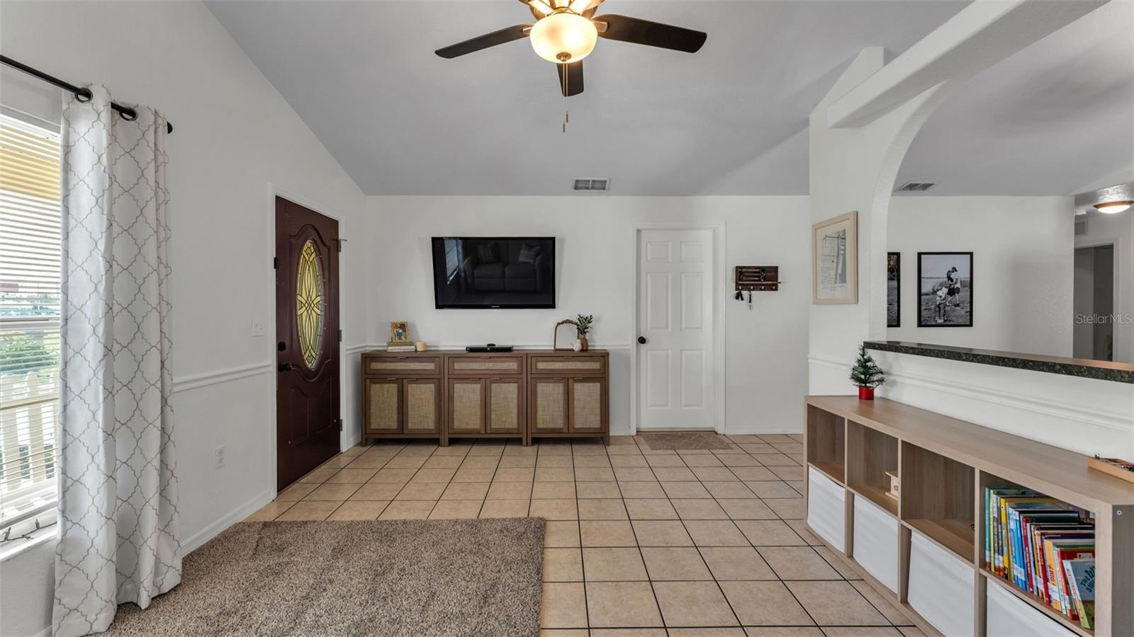 Image 17 of 29 For 702 Lemon Avenue