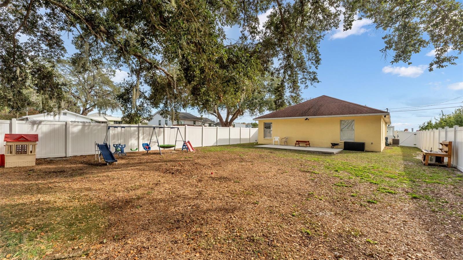 Image 25 of 29 For 702 Lemon Avenue