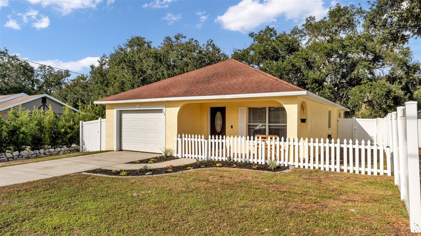 Image 27 of 29 For 702 Lemon Avenue