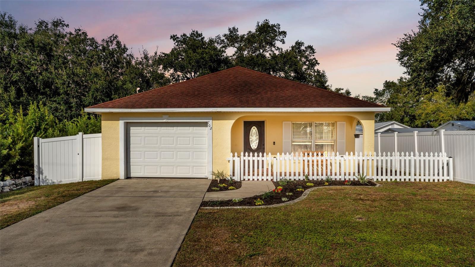 Image 28 of 29 For 702 Lemon Avenue