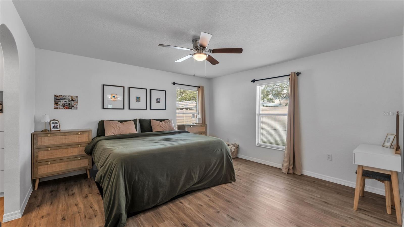 Image 7 of 29 For 702 Lemon Avenue