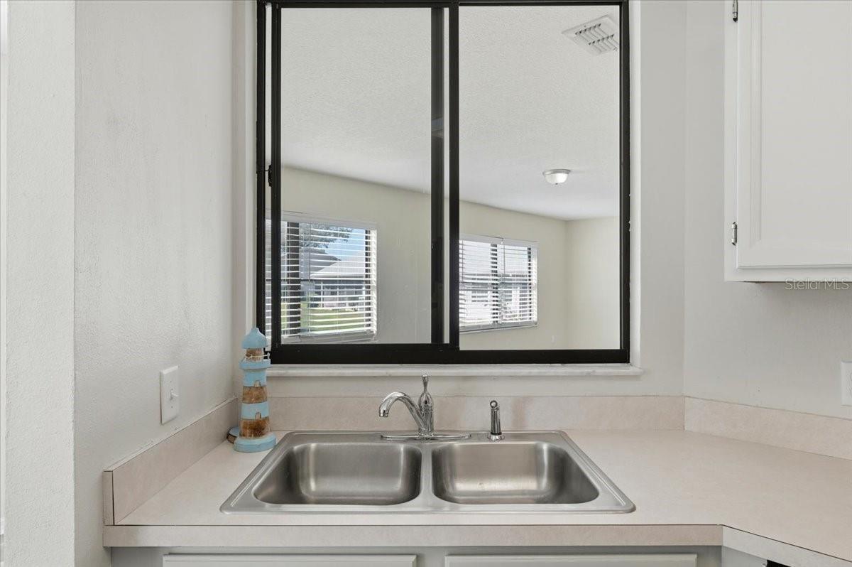 Image 11 of 38 For 664 Eagle Run