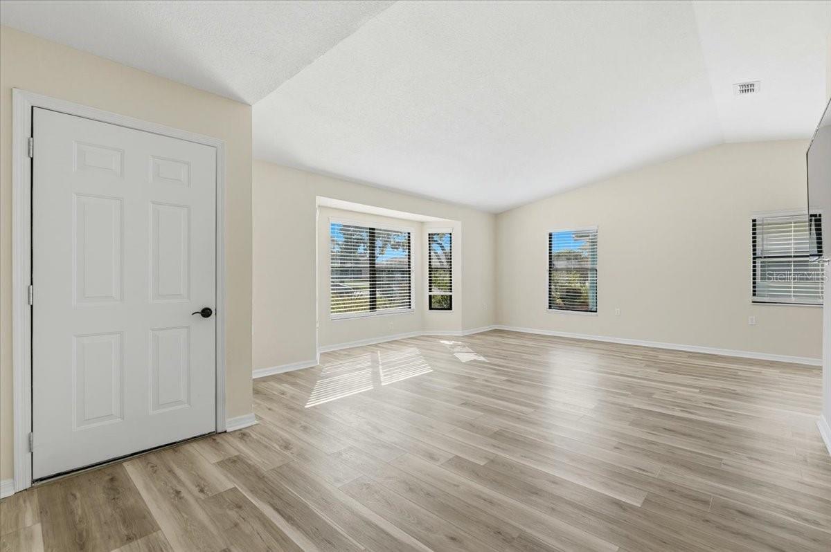 Image 6 of 38 For 664 Eagle Run