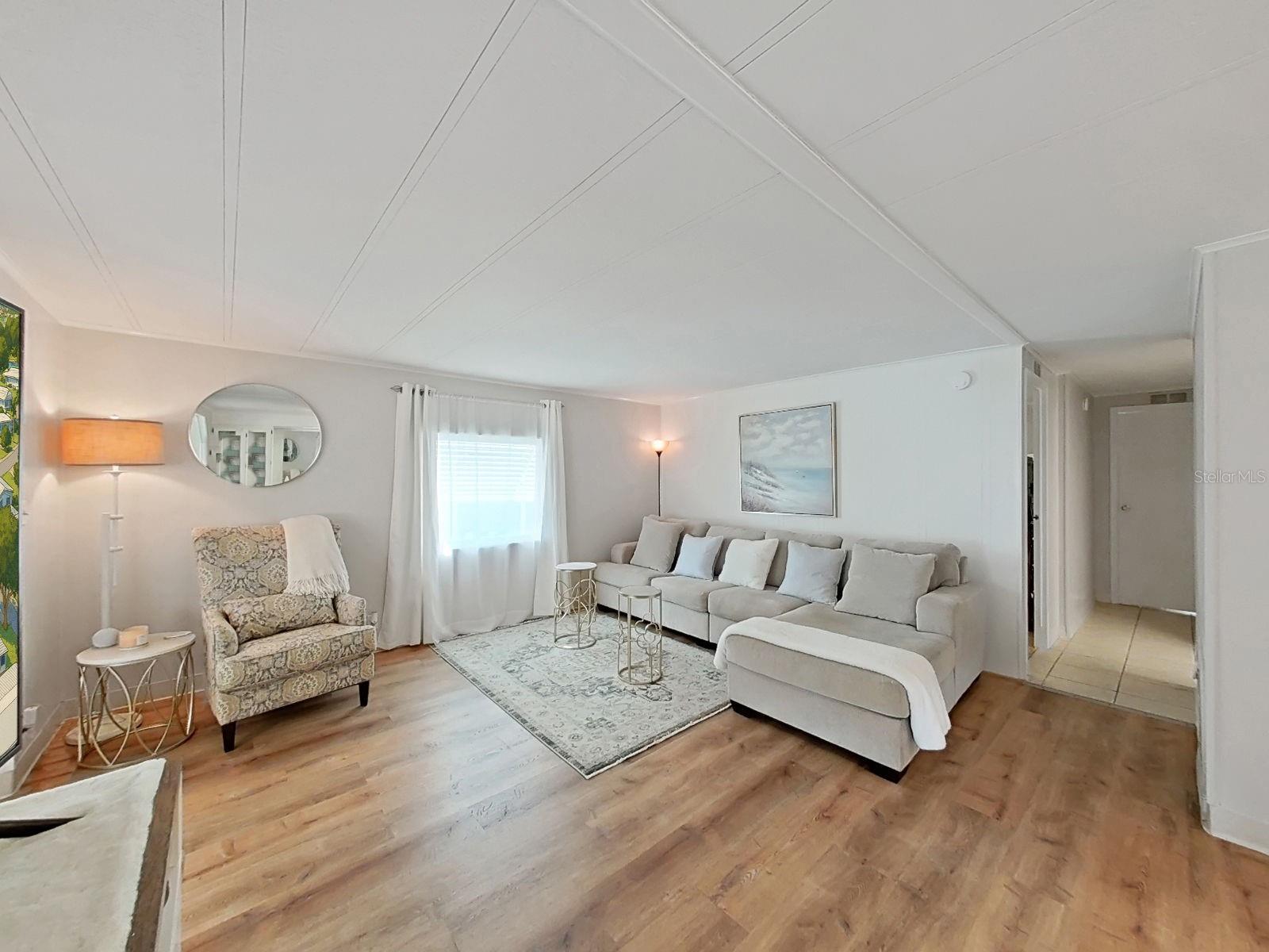 Image 10 of 42 For 4928 Foxdale Dr