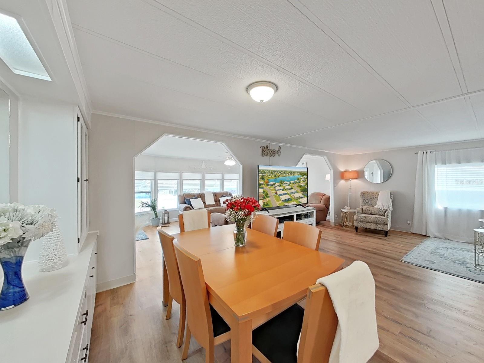 Image 14 of 42 For 4928 Foxdale Dr