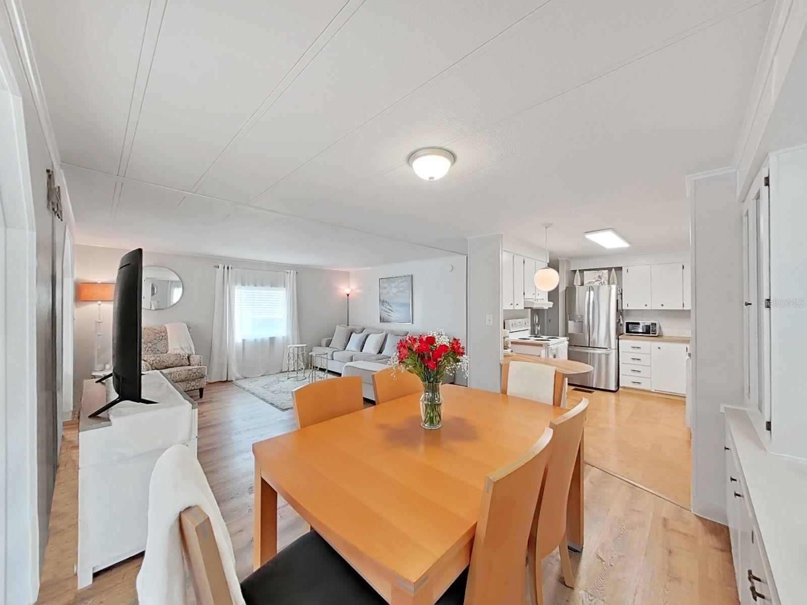 Image 16 of 42 For 4928 Foxdale Dr