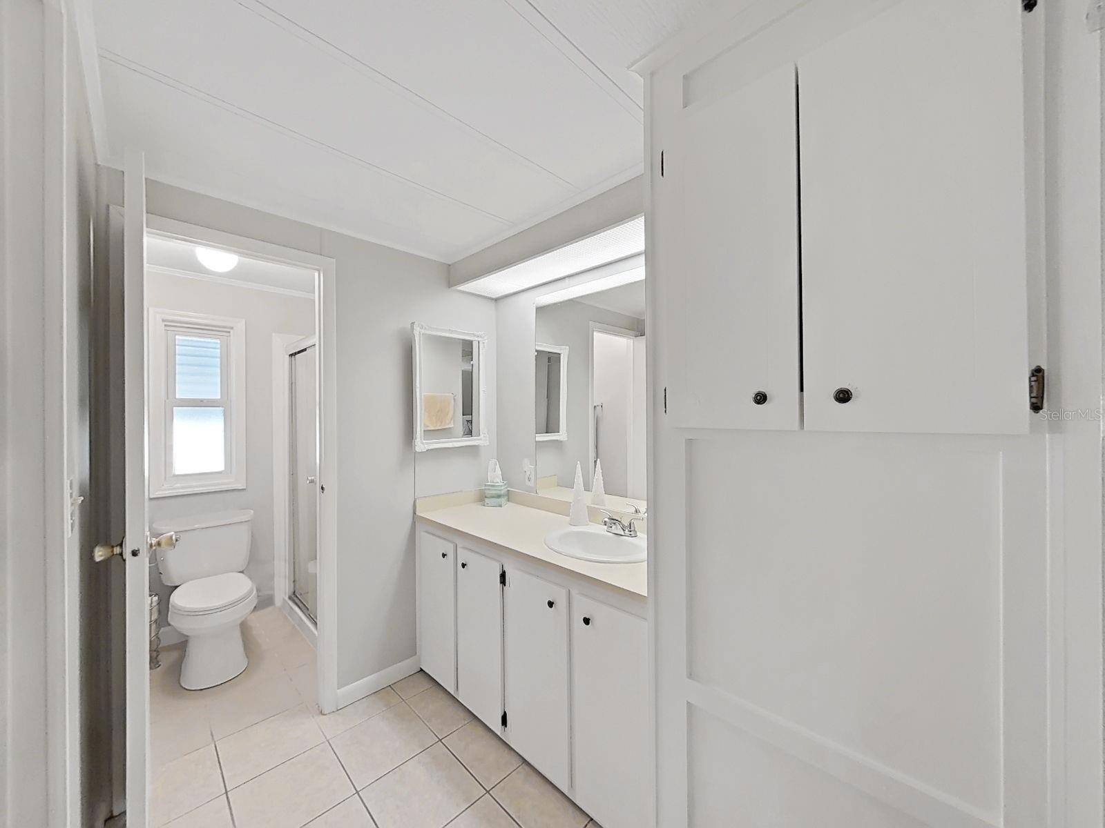 Image 29 of 42 For 4928 Foxdale Dr