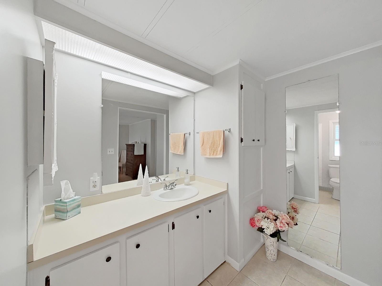 Image 30 of 42 For 4928 Foxdale Dr