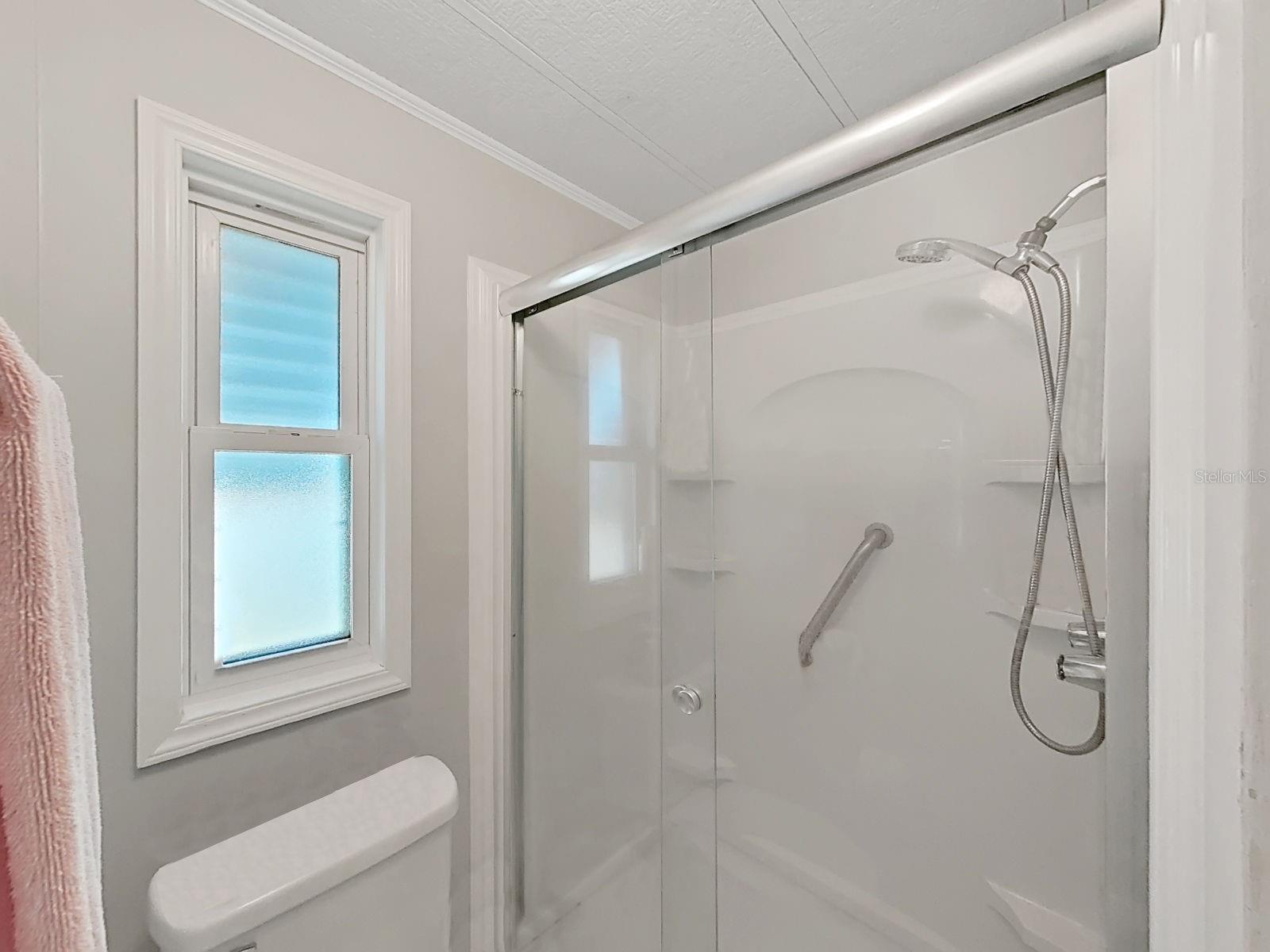 Image 31 of 42 For 4928 Foxdale Dr