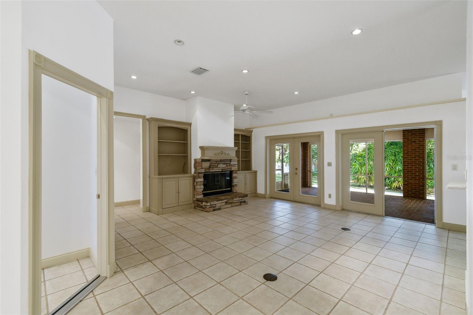 Image 10 of 52 For 520 Pinner Court