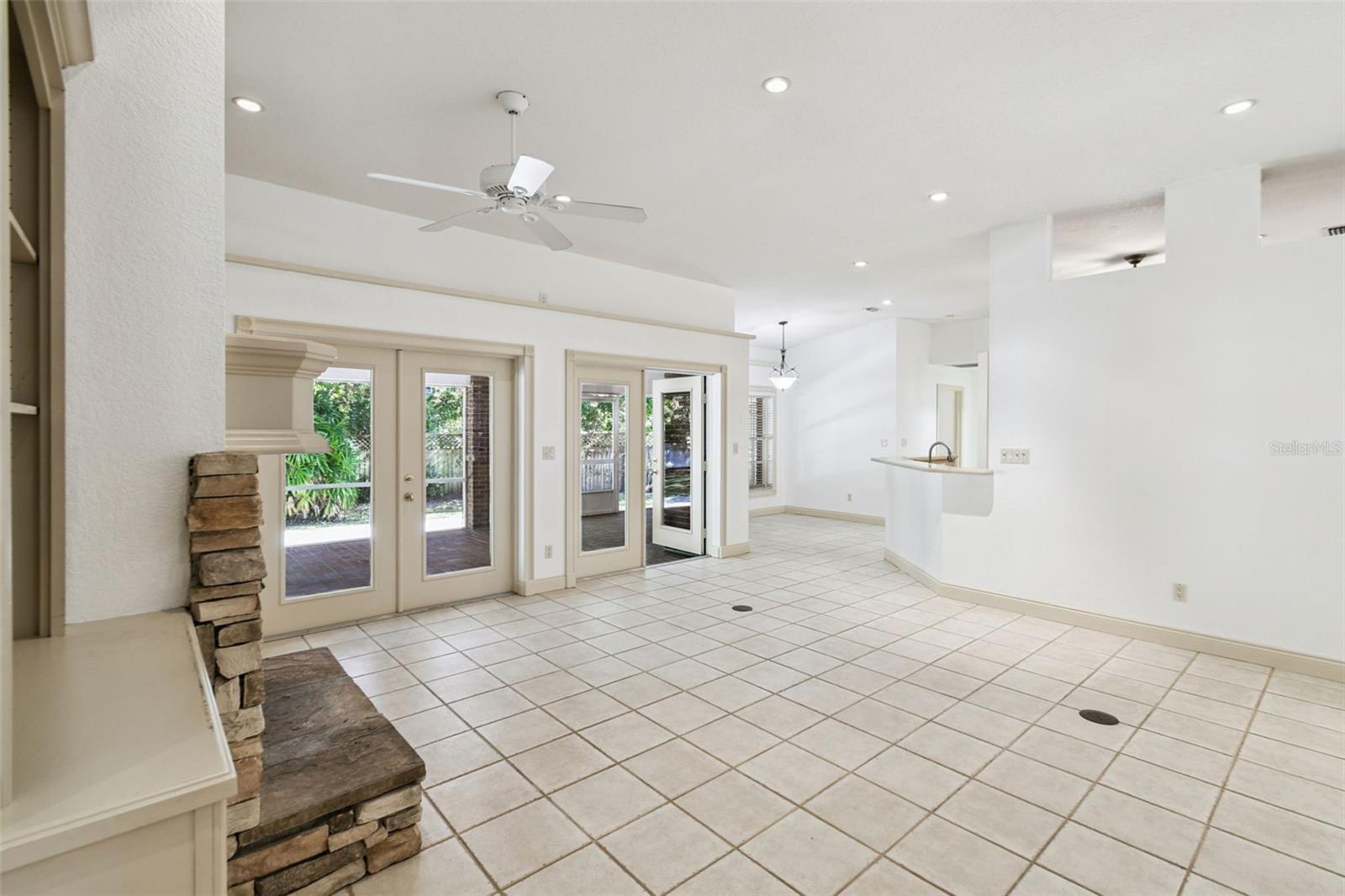 Image 12 of 52 For 520 Pinner Court