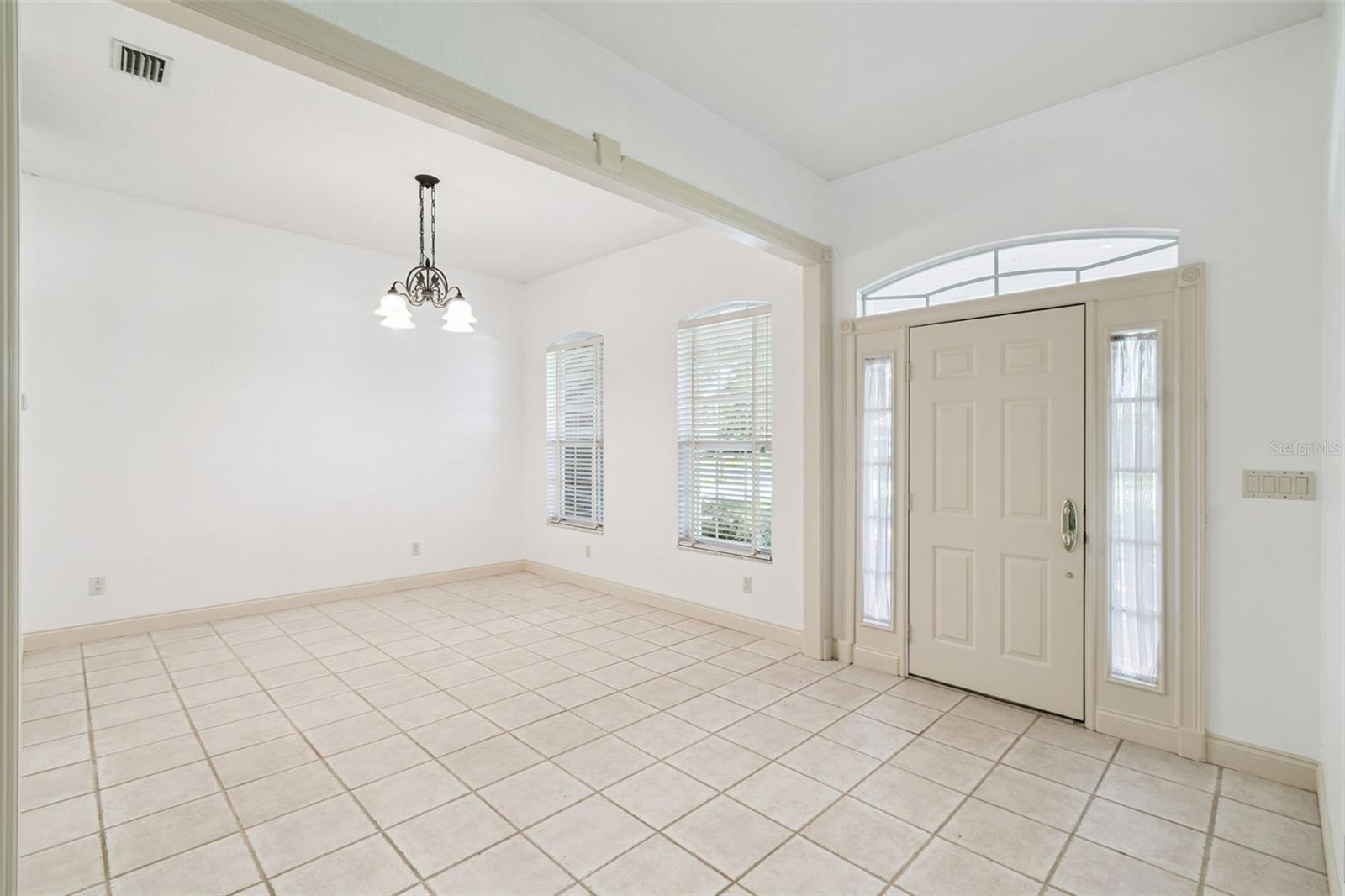 Image 15 of 52 For 520 Pinner Court