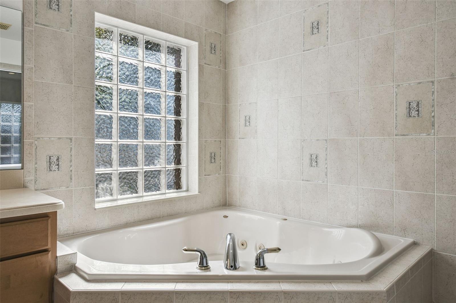 Image 21 of 52 For 520 Pinner Court