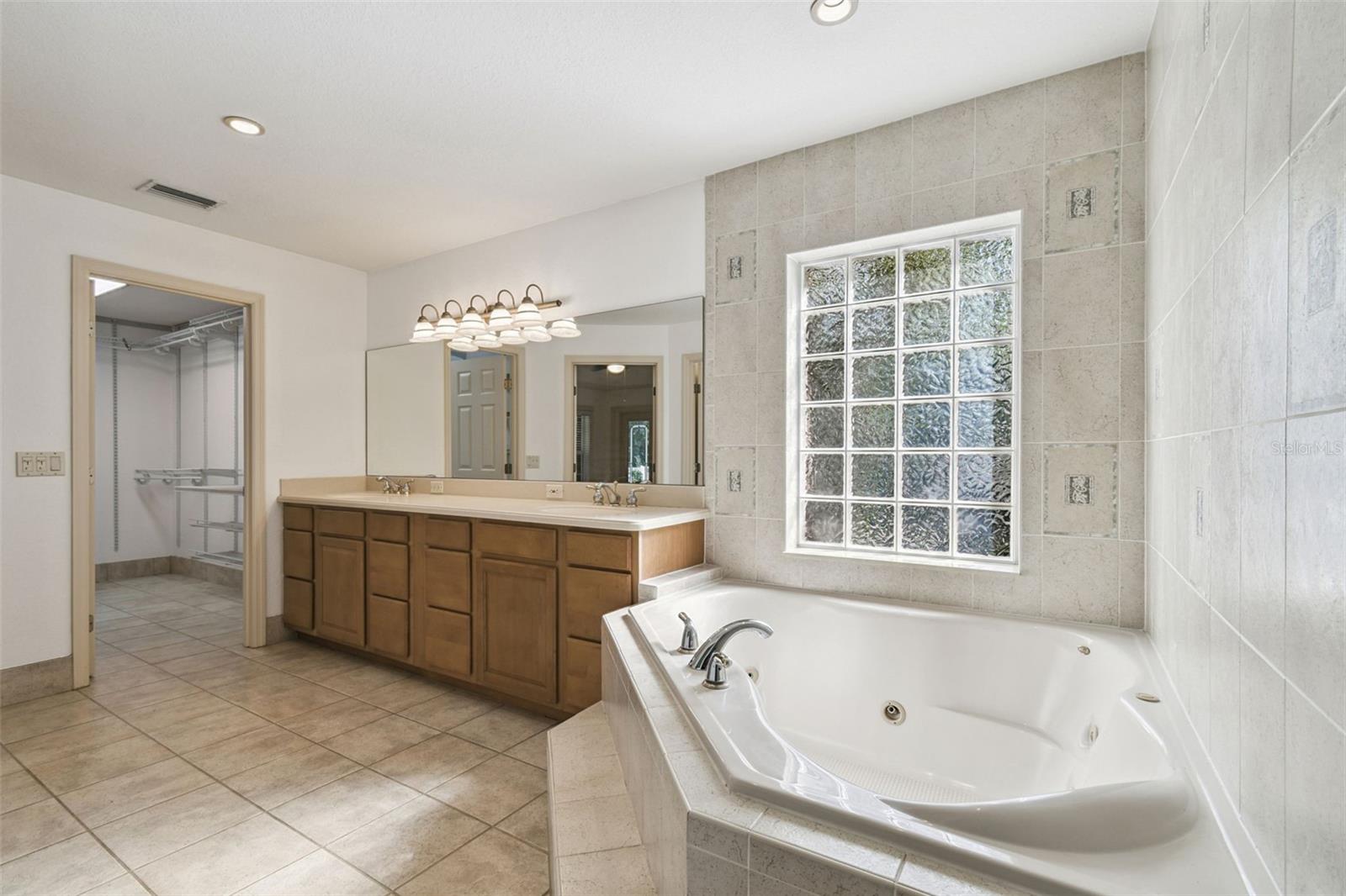 Image 22 of 52 For 520 Pinner Court