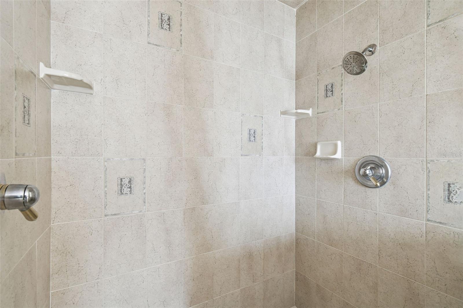 Image 23 of 52 For 520 Pinner Court