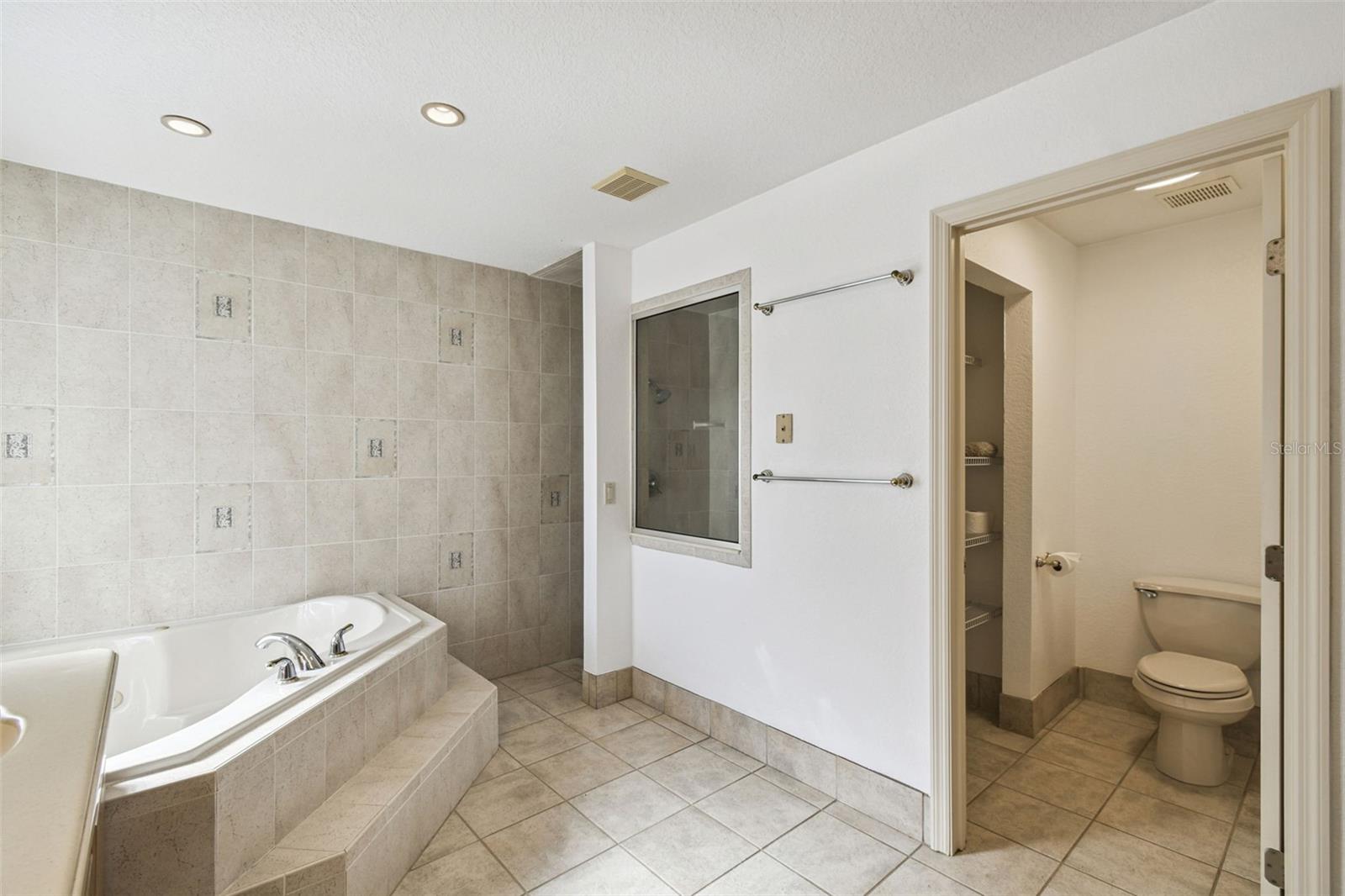 Image 24 of 52 For 520 Pinner Court