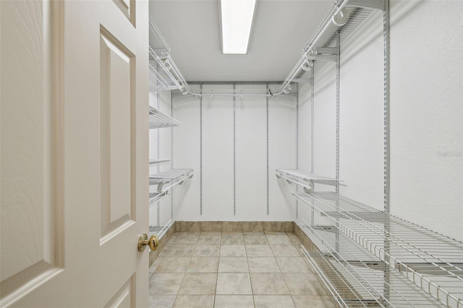 Image 25 of 52 For 520 Pinner Court