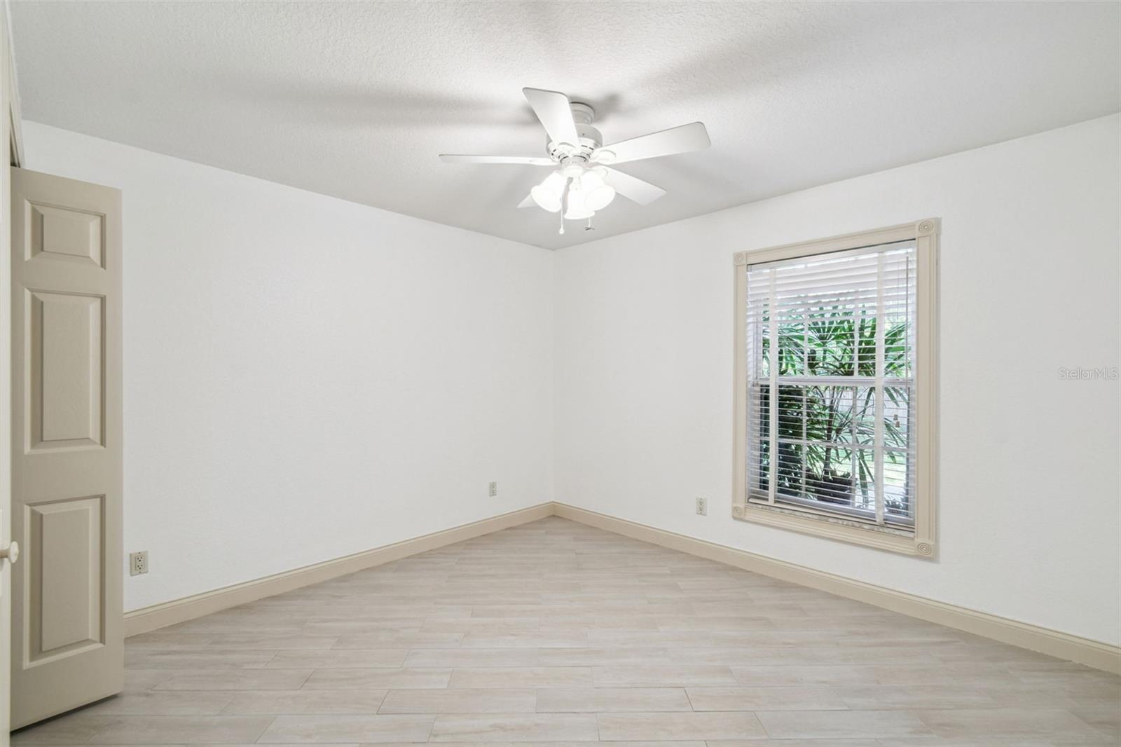 Image 27 of 52 For 520 Pinner Court