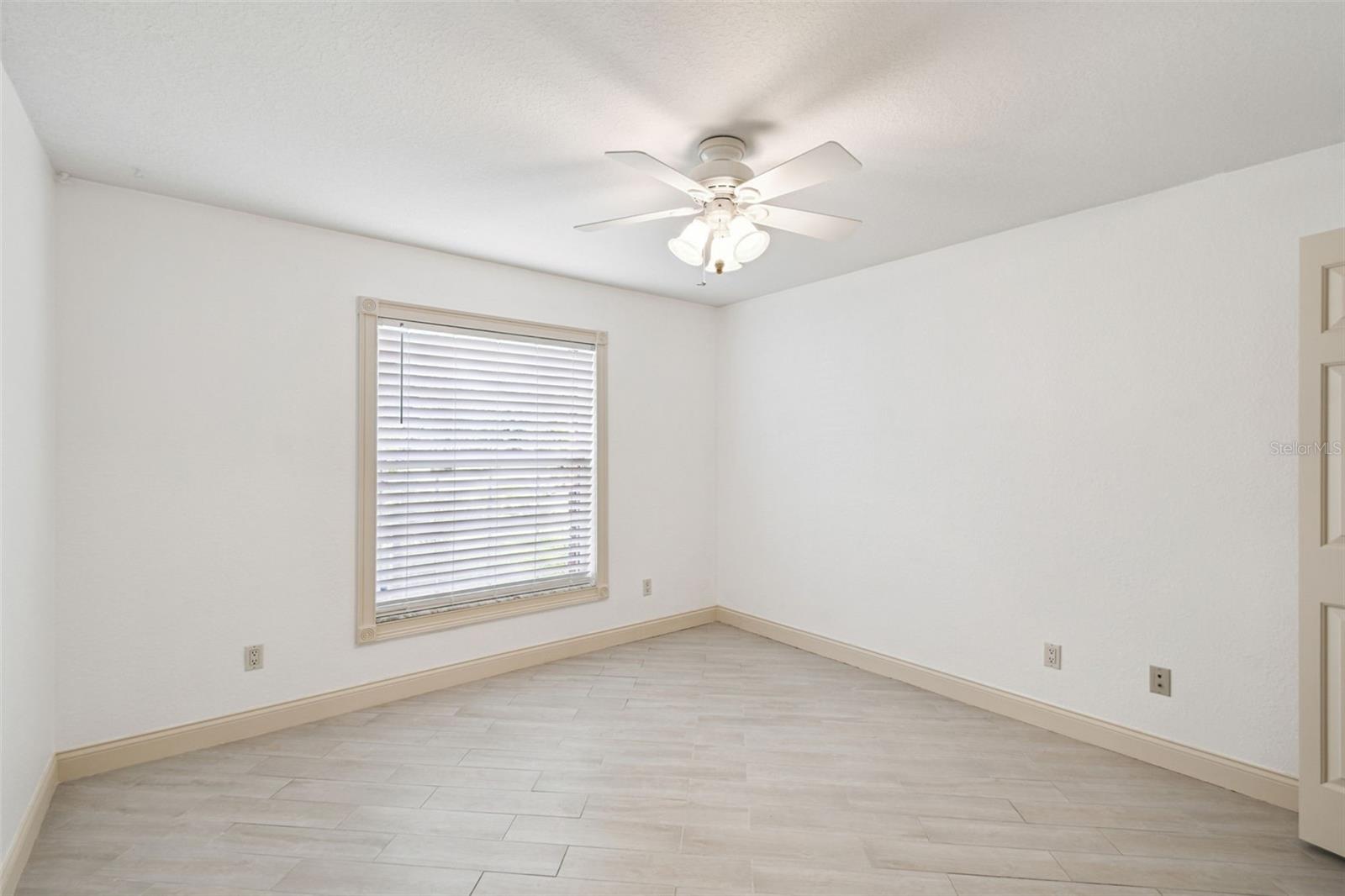 Image 30 of 52 For 520 Pinner Court