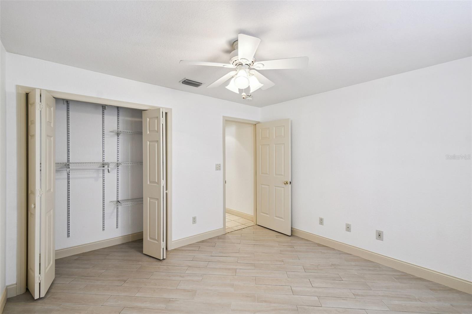 Image 31 of 52 For 520 Pinner Court