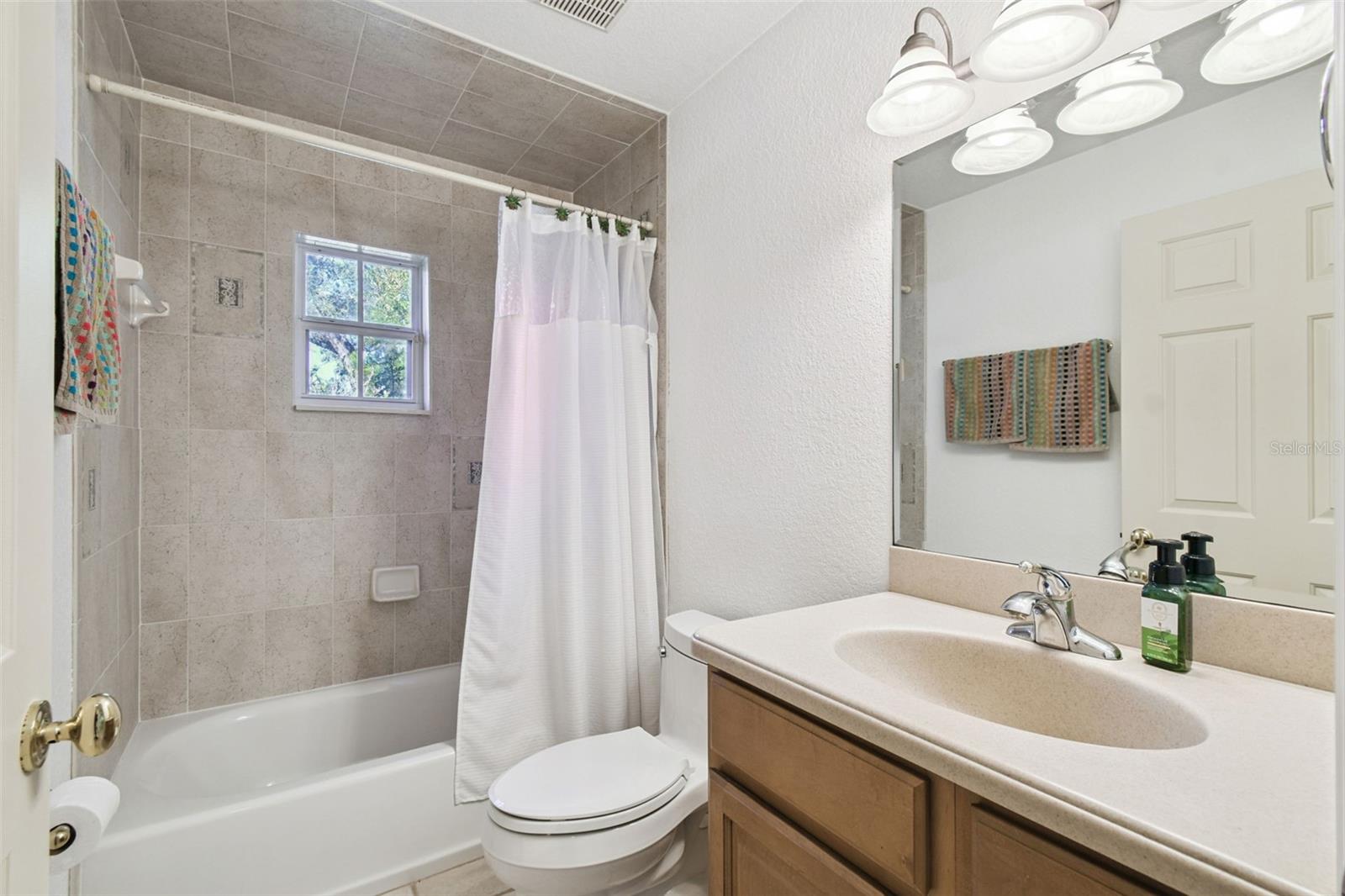 Image 33 of 52 For 520 Pinner Court