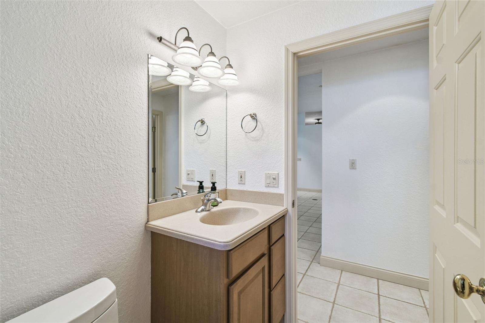 Image 34 of 52 For 520 Pinner Court