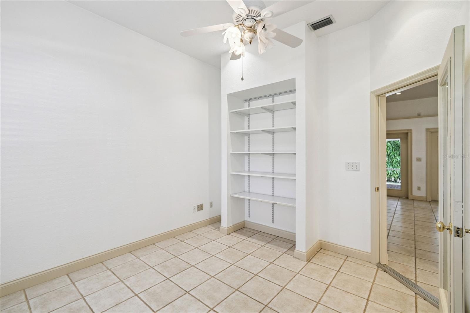 Image 35 of 52 For 520 Pinner Court