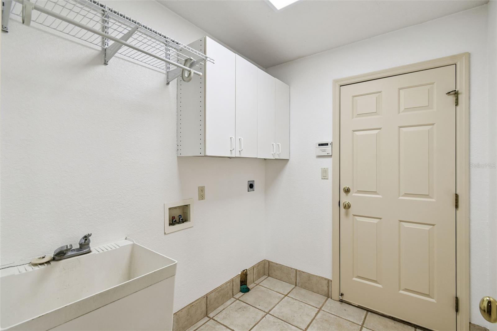 Image 37 of 52 For 520 Pinner Court