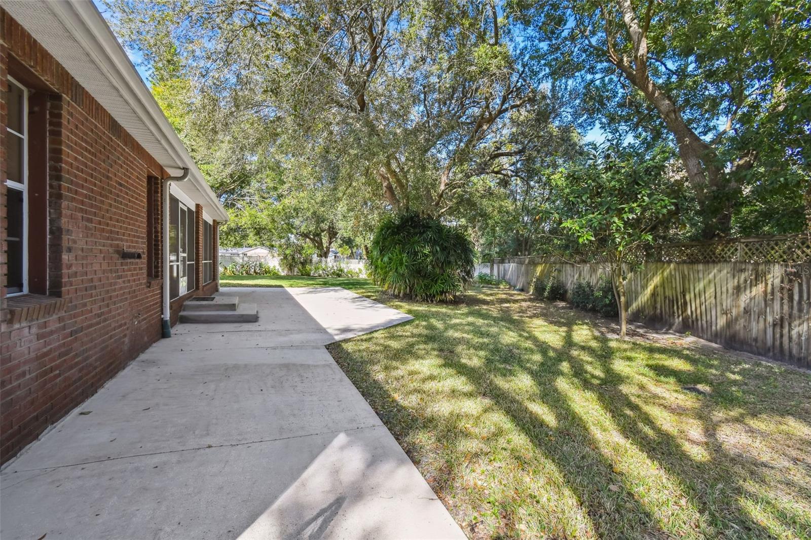 Image 41 of 52 For 520 Pinner Court