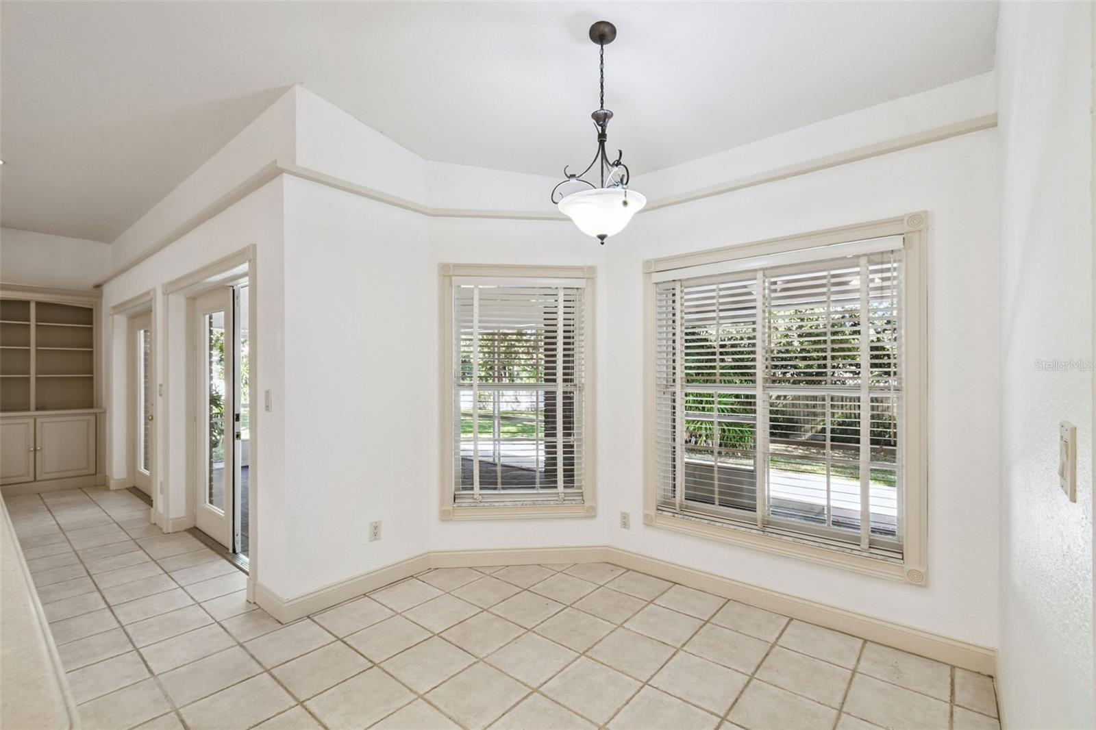 Image 6 of 52 For 520 Pinner Court