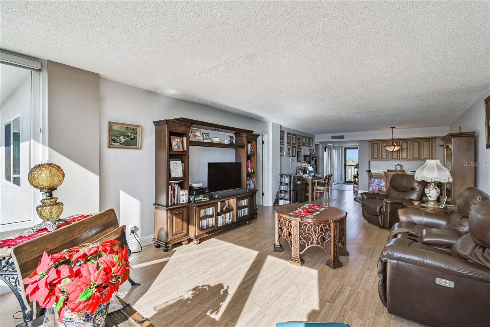 Image 12 of 27 For 1776 6th Street Nw 808