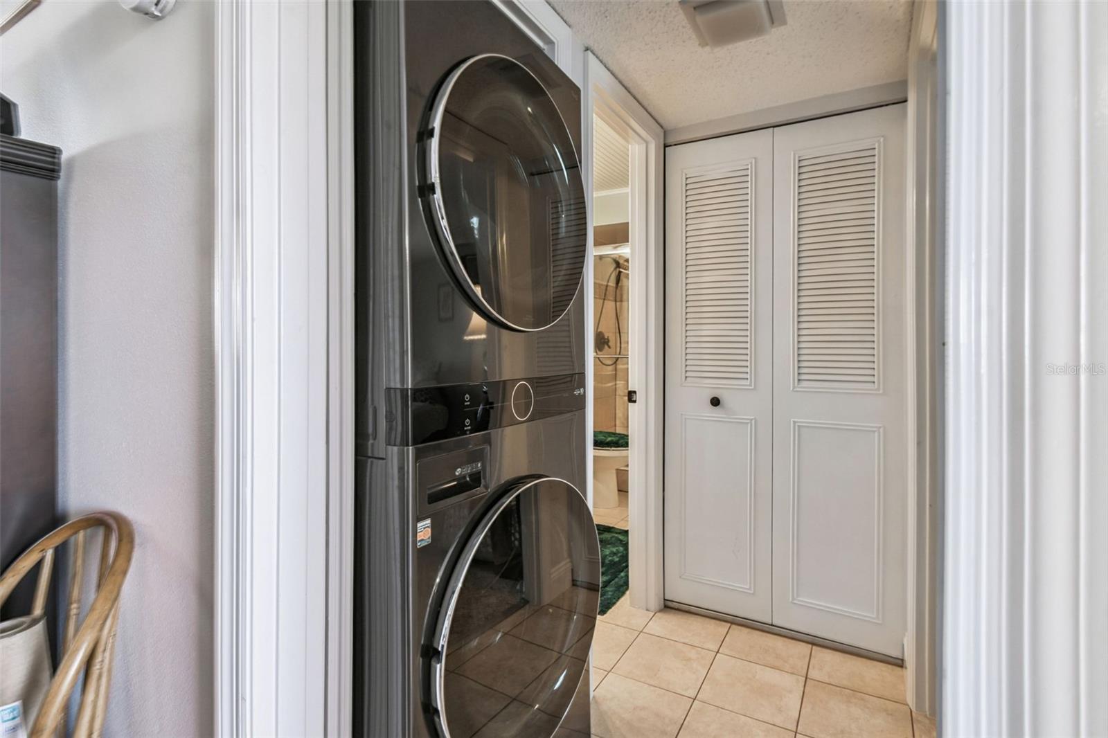 Image 18 of 27 For 1776 6th Street Nw 808