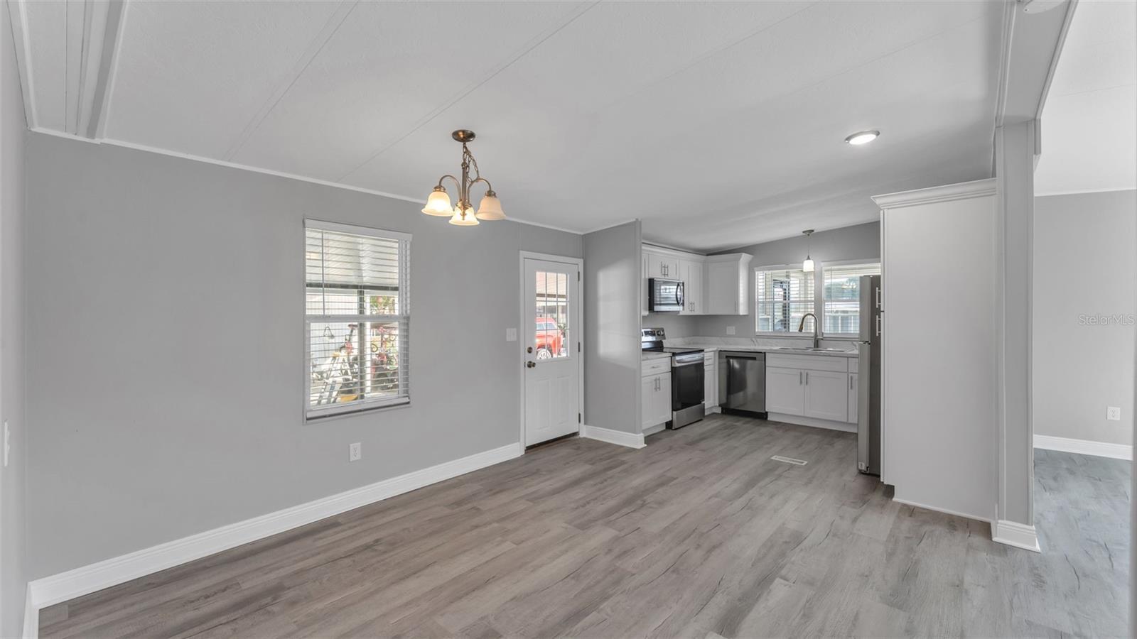 Image 11 of 26 For 2055 Floral Avenue 40