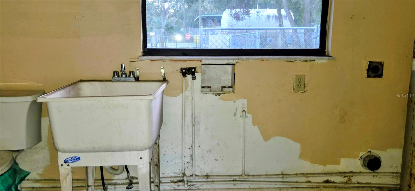 Image 82 of 83 For 1702 Miller Road