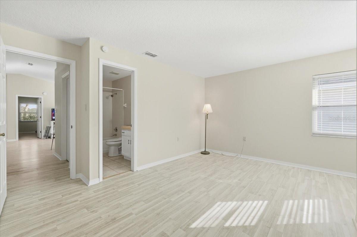 Image 21 of 39 For 6119 Sandpipers Drive